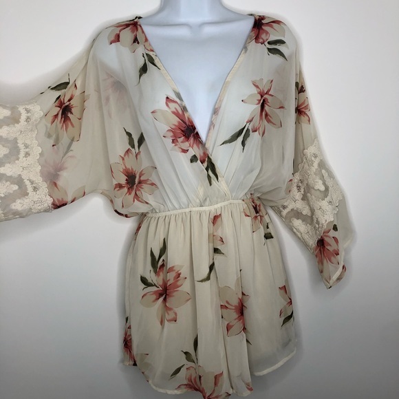 Blush Romper with Floral Print & Lace Accents Sz M - Picture 8 of 8